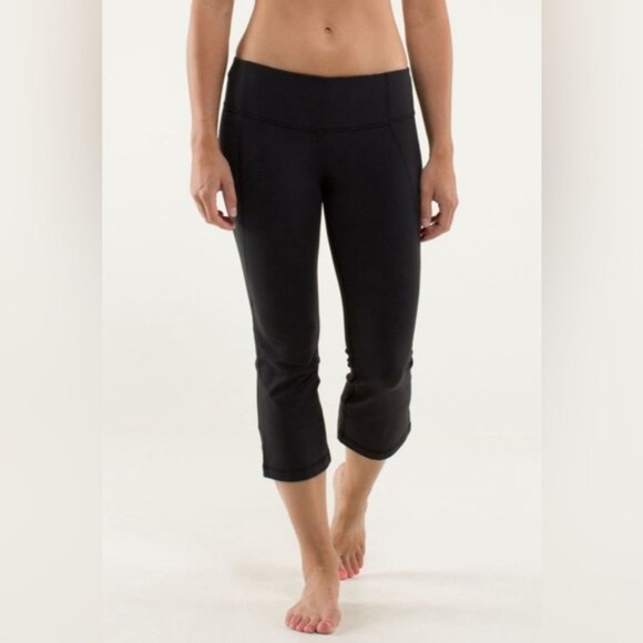 Lululemon Gather & Crow Crop US8 - Picture 8 of 9